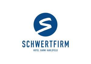 a letter s in a circle logo at Hotel Schwertfirm in Karlsfeld