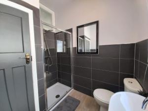 Gallery image of Beautifully renovated 2 Bed flat - Close to beach in Southend-on-Sea