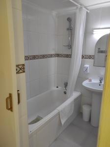 Fotografia z galérie ubytovania Skol 911A 1 Bedroom Duplex with sea views v Marbelli