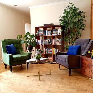 Gallery image of The Orange Fox Lux Room and Hot Tub at The Grumpy Schnauzer Guest House in Airdrie