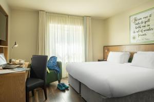 The Mariner, Westport客房内的一张或多张床位