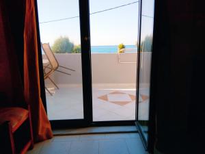 A general sea view or a sea view taken from az apartmanhoteleket