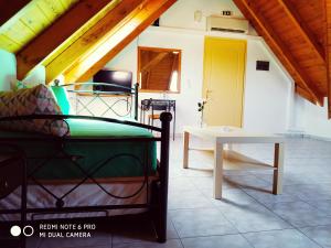 A bed or beds in a room at Apartments Onar
