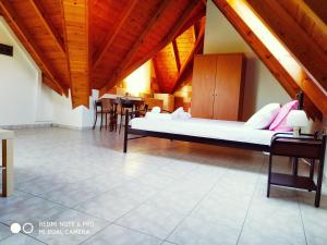 A bed or beds in a room at Apartments Onar