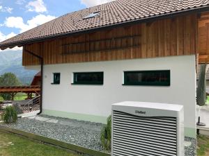 Budova, kde se prázdninový dům nachází