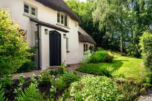 Gallery image of Weeke Brook - Quintessential thatched luxury Devon cottage in Chagford