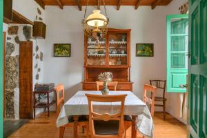 Posezení v ubytování Casa Rural Tamia + 19 fotografií