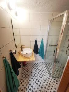 Koupelna v ubytování FABRIQ apartment