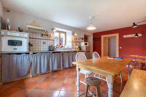 Gallery image of La Bergerie apartment in an old farmhouse! in Nâves-Parmelan