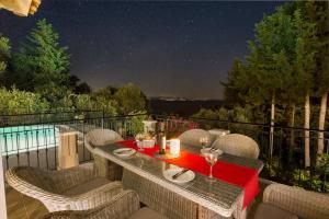 Бассейн в Angouletta Villa by PaxosRetreats или поблизости