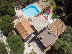 Бассейн в Angouletta Villa by PaxosRetreats или поблизости