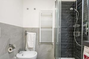 A bathroom at Pepi Modern by Mmega