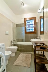 Ett badrum på Residence Milano Bicocca