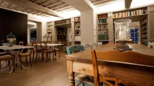 The library in a vidéki vendégházakat