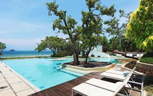 Imagen de la galería de Chelona huahin beachfront resort condo, en Khao Tao