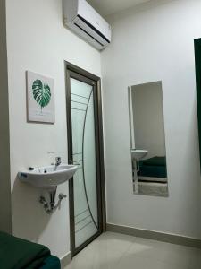 Foto dalla galleria di Anugrah Inn a Nalagat