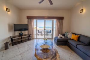 Gallery image of Hotel & Suites El Moro in La Paz