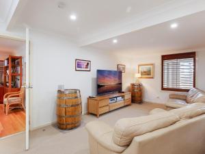 A seating area at Beauty and the Beach', 88 Foreshore Drive - large home with WIFI & water views