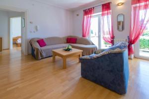 Fotografie z fotogalerie ubytování Two-Bedroom Apartment in Crikvenica VI v destinaci Sopaljska