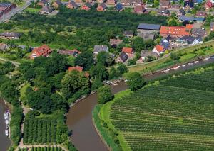 Letecký snímek ubytování FeWo Blankenese im Haus Lühegarten + 20 fotografií