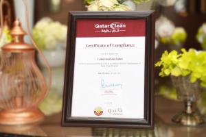 Um certificado, prémio, placa ou documento mostrado em Ezdan Hotel Doha
