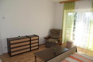 Fotografie z fotogalerie ubytování Three-Bedroom Apartment Crikvenica near Sea 7 v destinaci Sopaljska