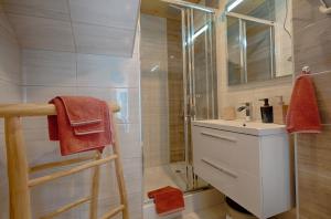Kúpeľňa v ubytovaní Apartament Góralska Ostoja prywatne wejście widok na Tatry + 37 fotografií
