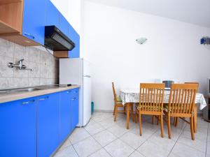 Kuchyň nebo kuchyňský kout v ubytování Apartment Vukić-3 by Interhome