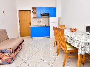 Kuchyň nebo kuchyňský kout v ubytování Apartment Vukić-3 by Interhome