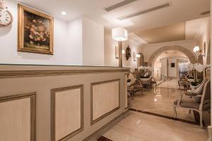 Χώρος καθιστικού στο Osborne Hotel