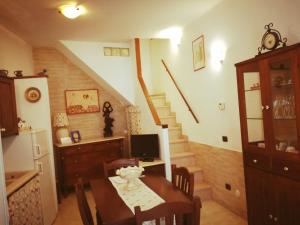 Kuchyň nebo kuchyňský kout v ubytování Miratrulli Apartment & Trullo dell'Aia
