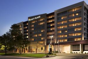 a rendering of the front of the marriott place hotel at Hyatt Place Chicago O'Hare Airport in Rosemont