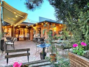 Restauracja lub miejsce do jedzenia w obiekcie Bali Butique Rooms