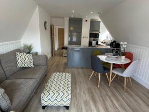 Gallery image of Swan View, Oulton Broad in Lowestoft