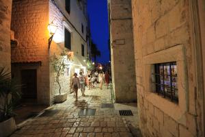 Hostia v ubytovaní Town House in the centre of historic Trogir