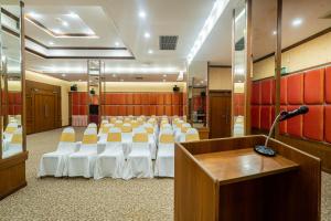 The business area and/or conference room at Sirin Hotel & Resident