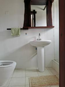 Ảnh trong thư viện ảnh của Upper Inchaban beachfront apartment ở Inchaban