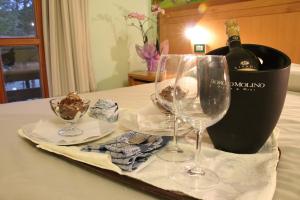 Juomia majoituspaikassa Hotel Orso Bianco