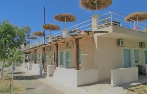 Gallery image of Santorini Camping/Rooms in Fira