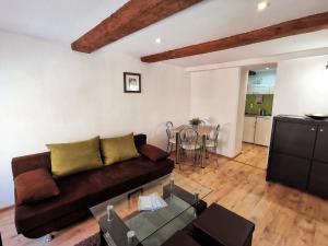 Posedenie v ubytovaní Apartament Pod Krzywą Wieżą - zameldowanie 24 h