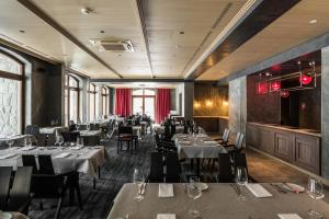 Reštaurácia alebo iné gastronomické zariadenie v ubytovaní Nosalowy Park Hotel & Spa