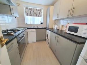 Gallery image of Wentworth Apartment with 2 bedrooms, Superfast Wi-Fi and Parking in Sittingbourne