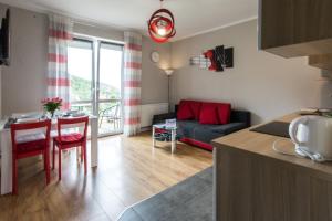 Kuchyň nebo kuchyňský kout v ubytování Apartamenty Izerskie