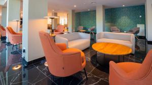 A seating area at Isla Mallorca & Spa