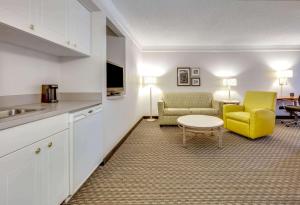 Gallery image of La Quinta by Wyndham Dallas - Addison Galleria in Addison