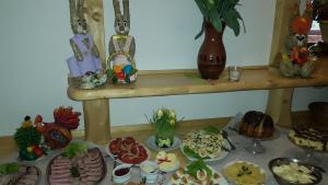 Jedlo v ubytovaní bed & breakfast alebo blízkom okolí