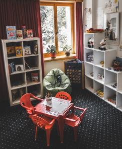 Hotel Grischuna的休息区