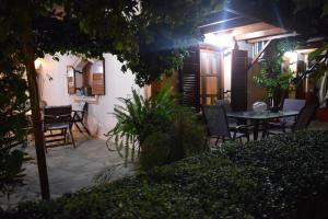 Vonkajšia záhrada v ubytovaní Family Villa Kalypso