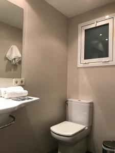 Koupelna v ubytování Hostal Can Pou
