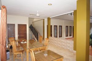 Istumisnurk majutusasutuses Aloha Hotel Yogyakarta